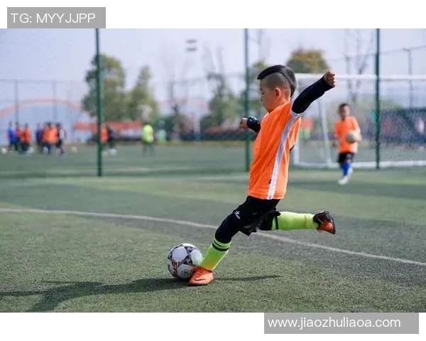 榕城足球球星闪耀绿茵场引领城市精神展现拼搏风采 榕城足球球星闪耀绿茵场引领城市精神展现拼搏风采